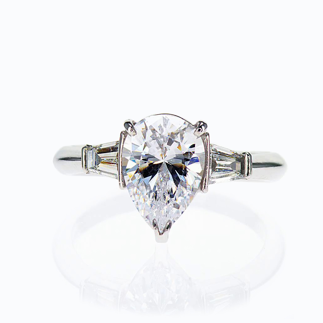 Pear Shape Diamond Engagement Ring, 18k White Gold (semi mount)