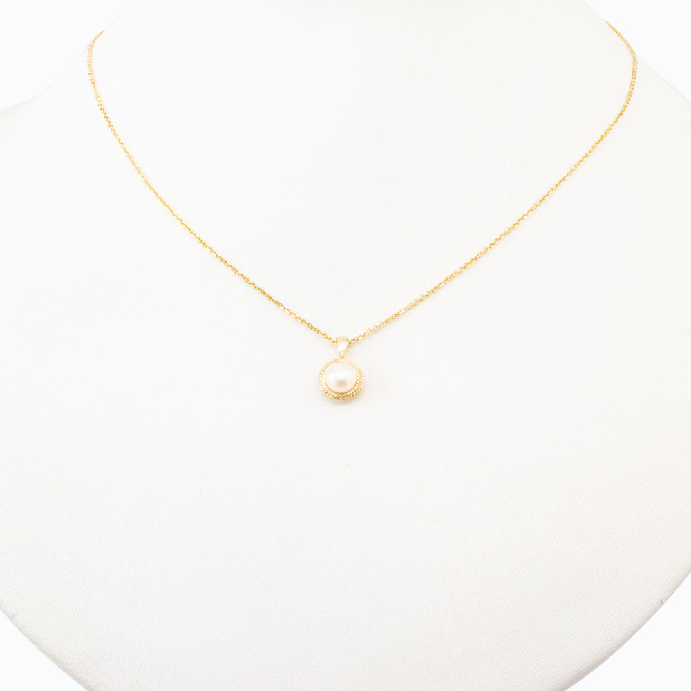 Pearl Pendant with Chain, 14k Yellow Gold