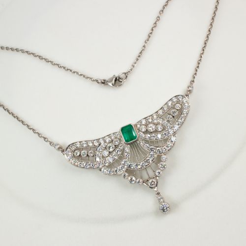 Vintage Natural Diamond Necklace with an Emerald