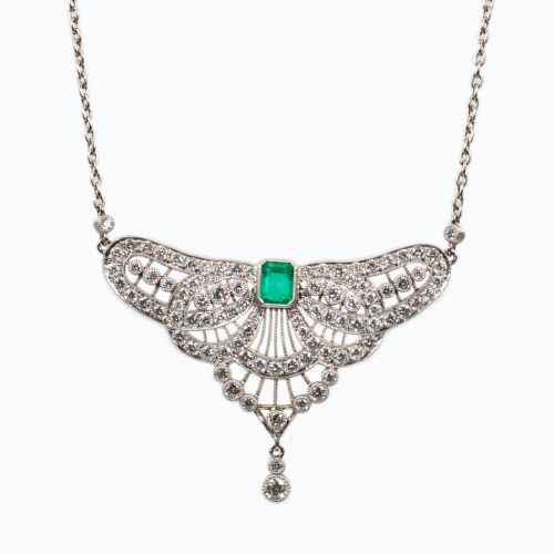 Vintage Natural Diamond Necklace with an Emerald