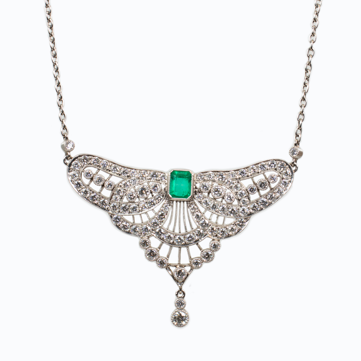 Vintage Natural Diamond Necklace with an Emerald