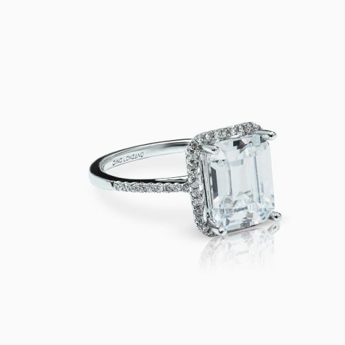 Diamond Halo Ring in 18k White Gold