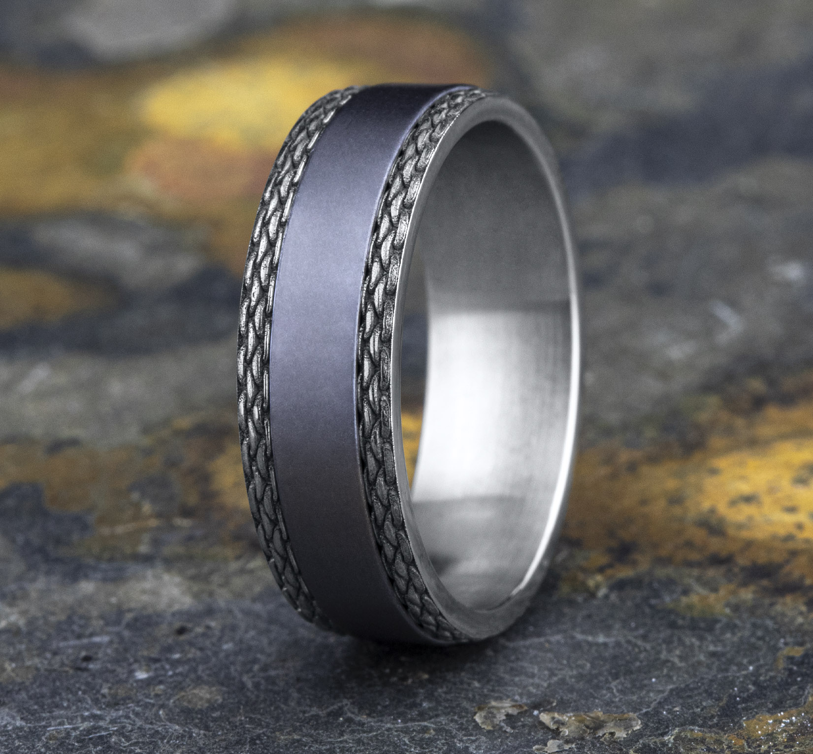 14k White Gold Men's Band with Grey Tantalum Center, 7mm