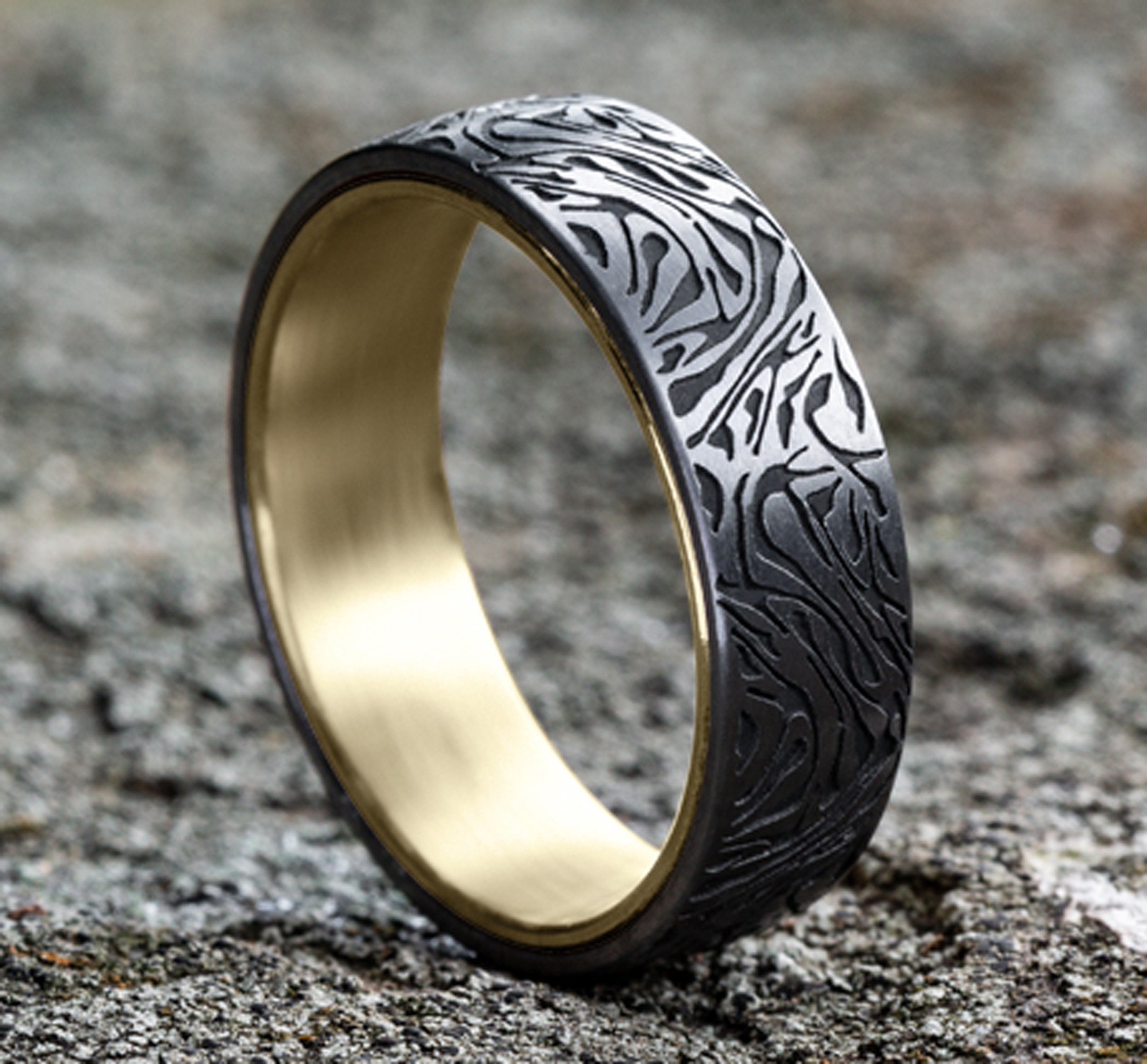 14k Yellow Gold Men's Band with Mokume Patterned Tantalum Center, 6.5mm