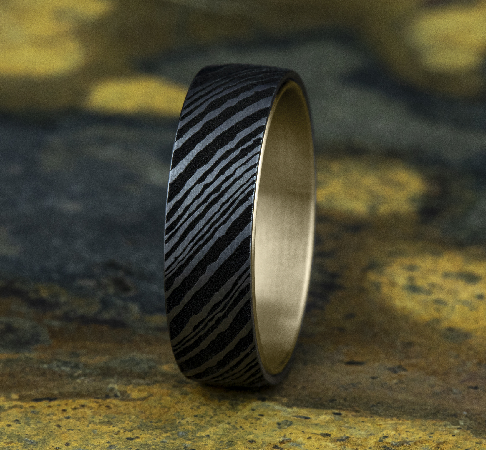 Hammered Finish 14k Yellow Gold Center Tantalum Men's Band, 8mm