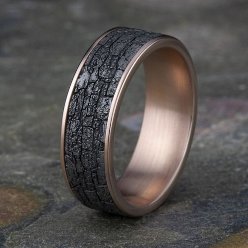 14k Rose Gold Men's Band with Stonewall Patterned Tantalum Center, 7.5mm