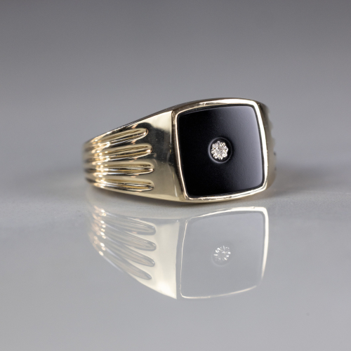 Natural Onyx and Diamond Men's Ring, 14k Yellow Gold
